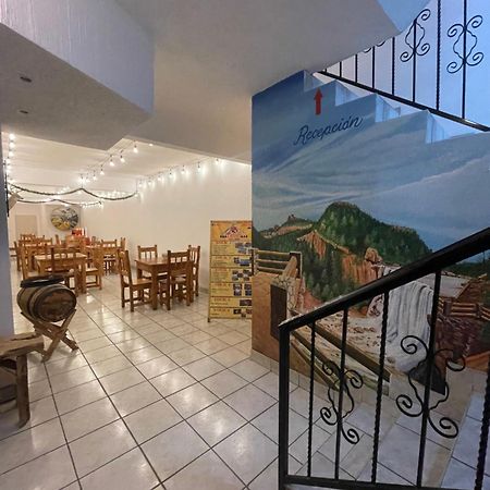 Hotel Towi Креэль Экстерьер фото