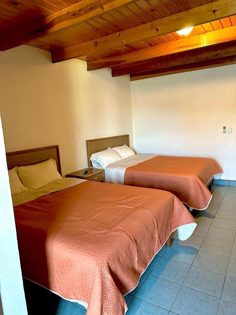 Hotel Towi Креэль Экстерьер фото