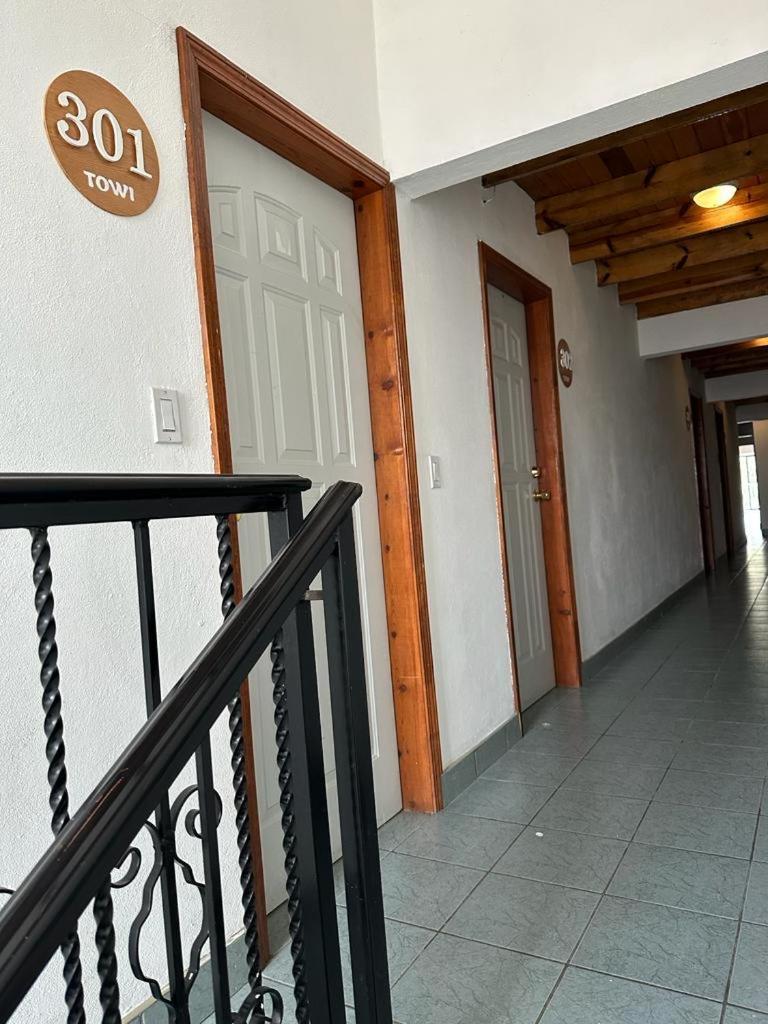 Hotel Towi Креэль Экстерьер фото